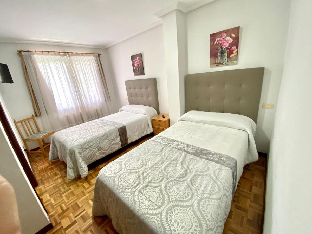Garden Lodge Hostal Evencio Рібадавія Екстер'єр фото