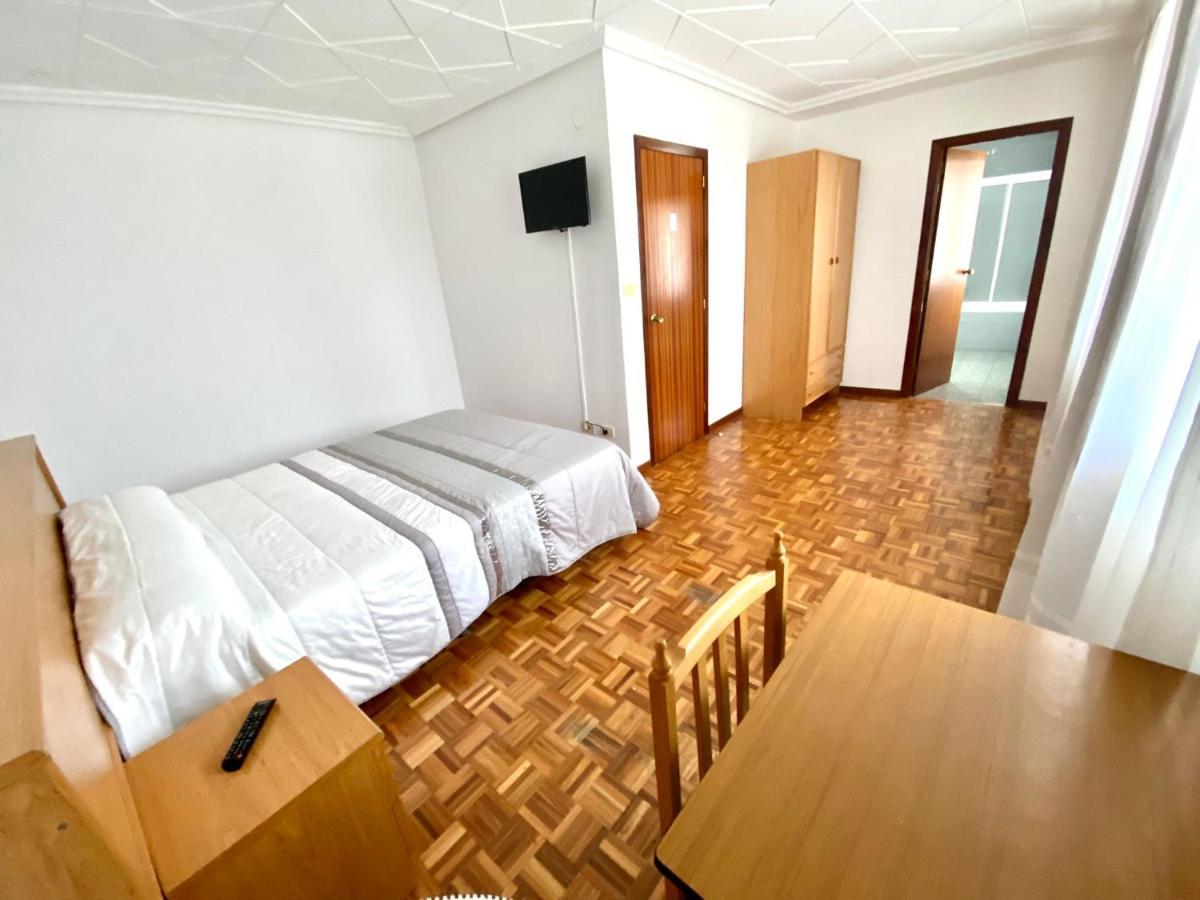 Garden Lodge Hostal Evencio Рібадавія Екстер'єр фото
