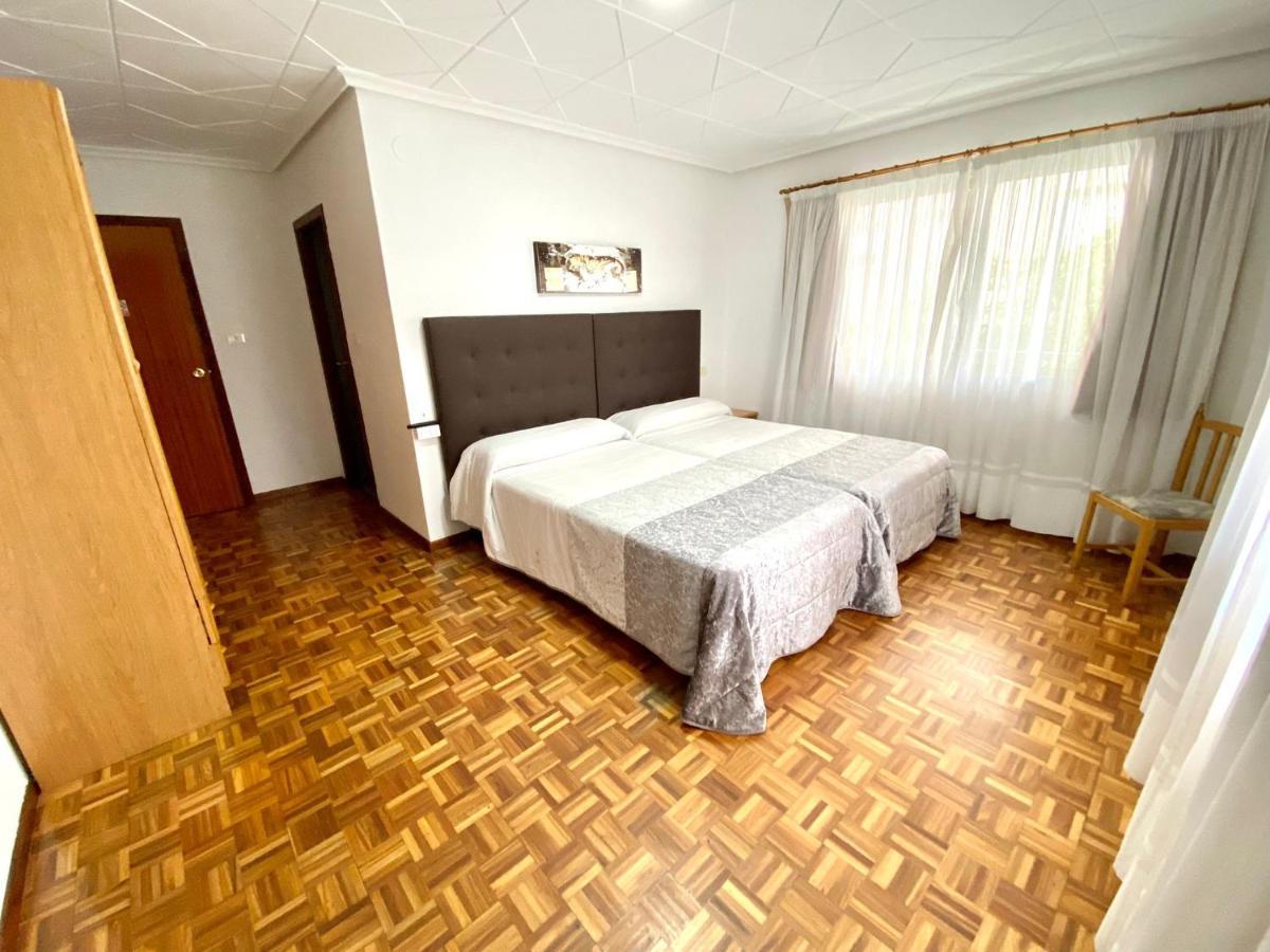 Garden Lodge Hostal Evencio Рібадавія Екстер'єр фото